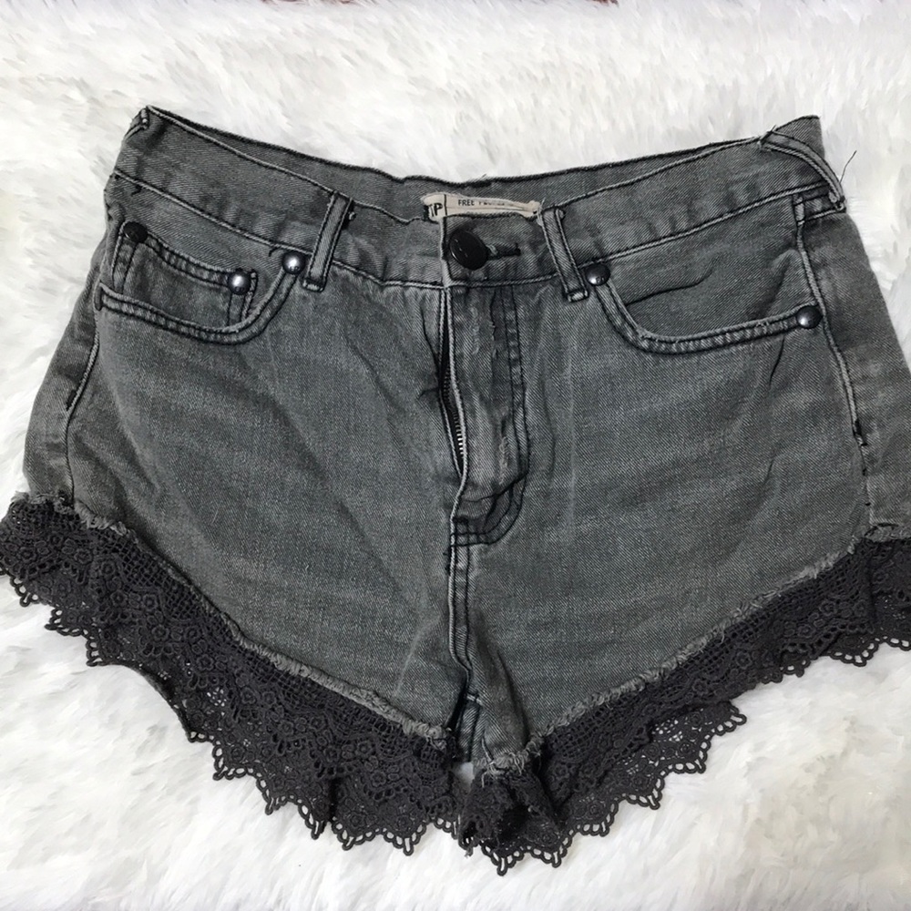FREE PEOPLE Festival Jean Shorts, sz 26 - SEXY!